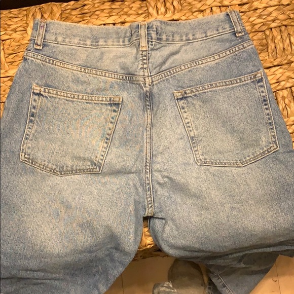 F21 distressed high waisted Jeans - Picture 3 of 3